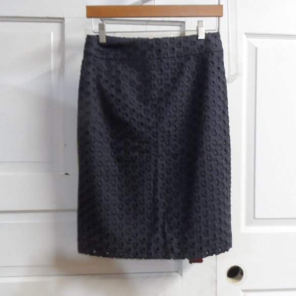 NWOT Black J Crew Circle Eyelet Pencil Skirt - Size 0 - Picture 1 of 5